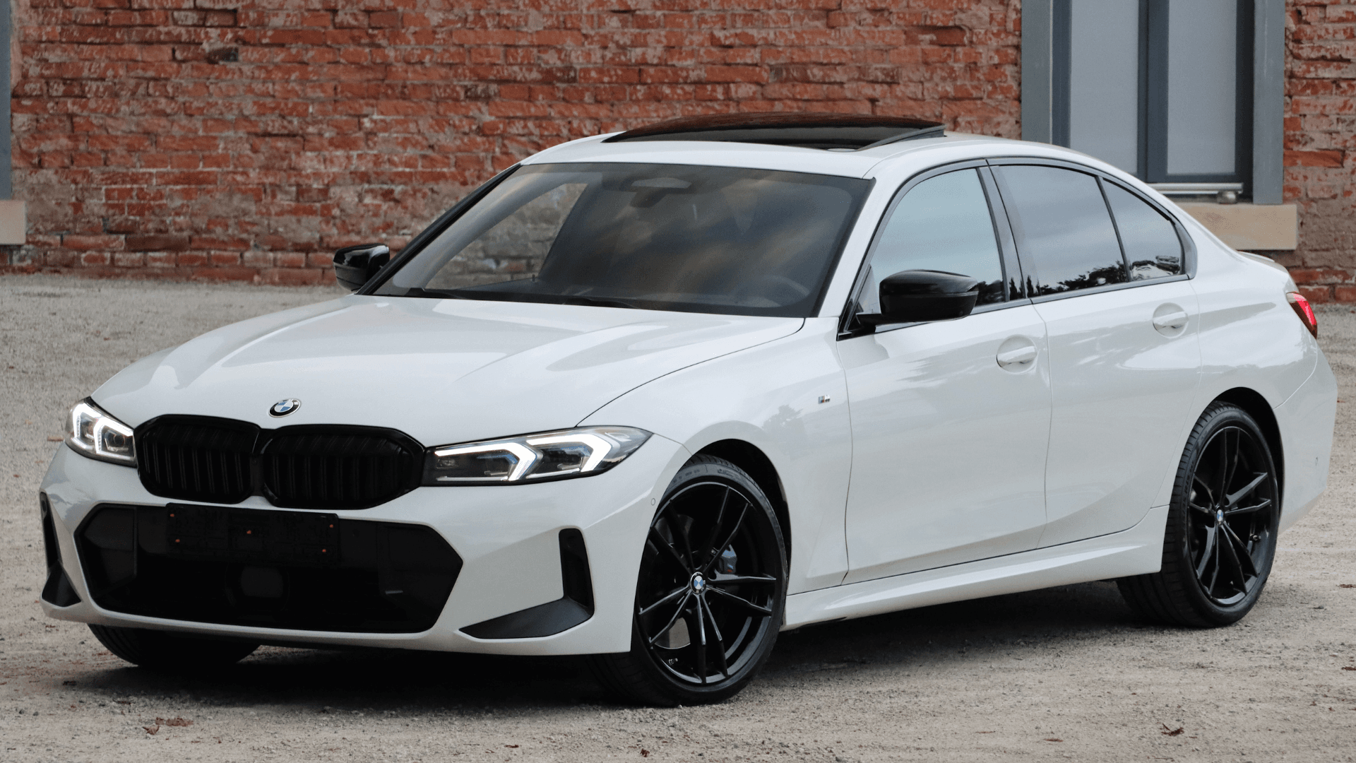 Weiße BMW 3er Limousine als hochwertiger Gebrauchtwagen